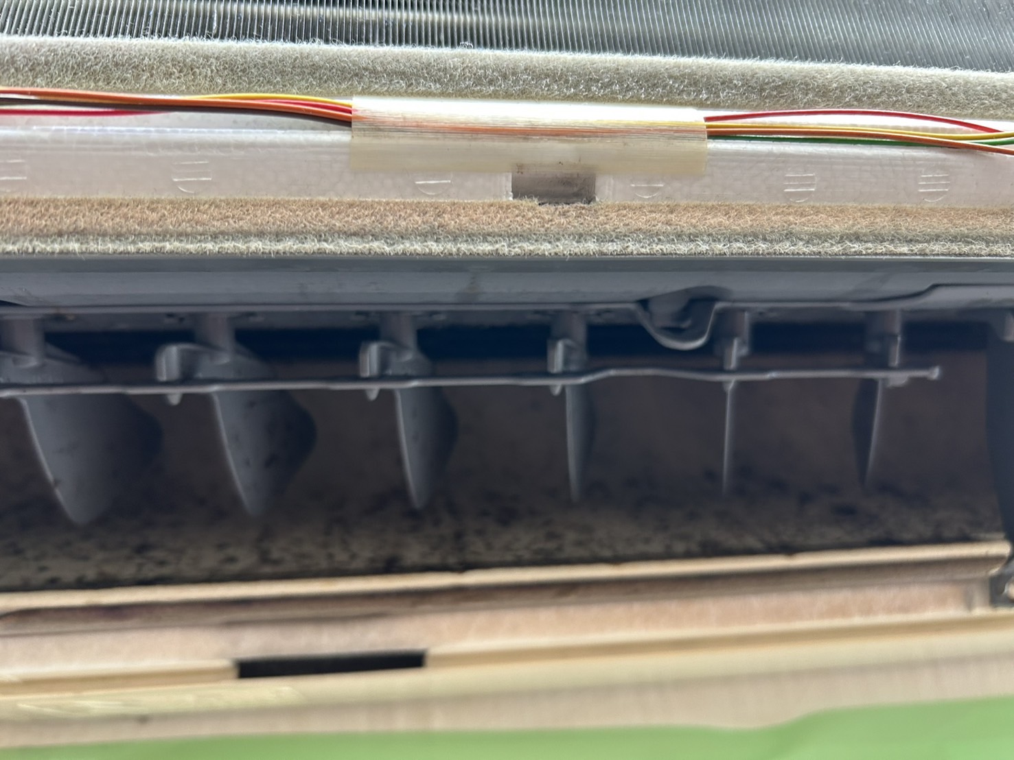 エアコン清掃前